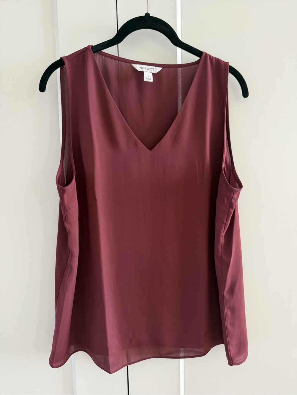 Nine West Sleeveless V-Neck Blouse - Burgundy